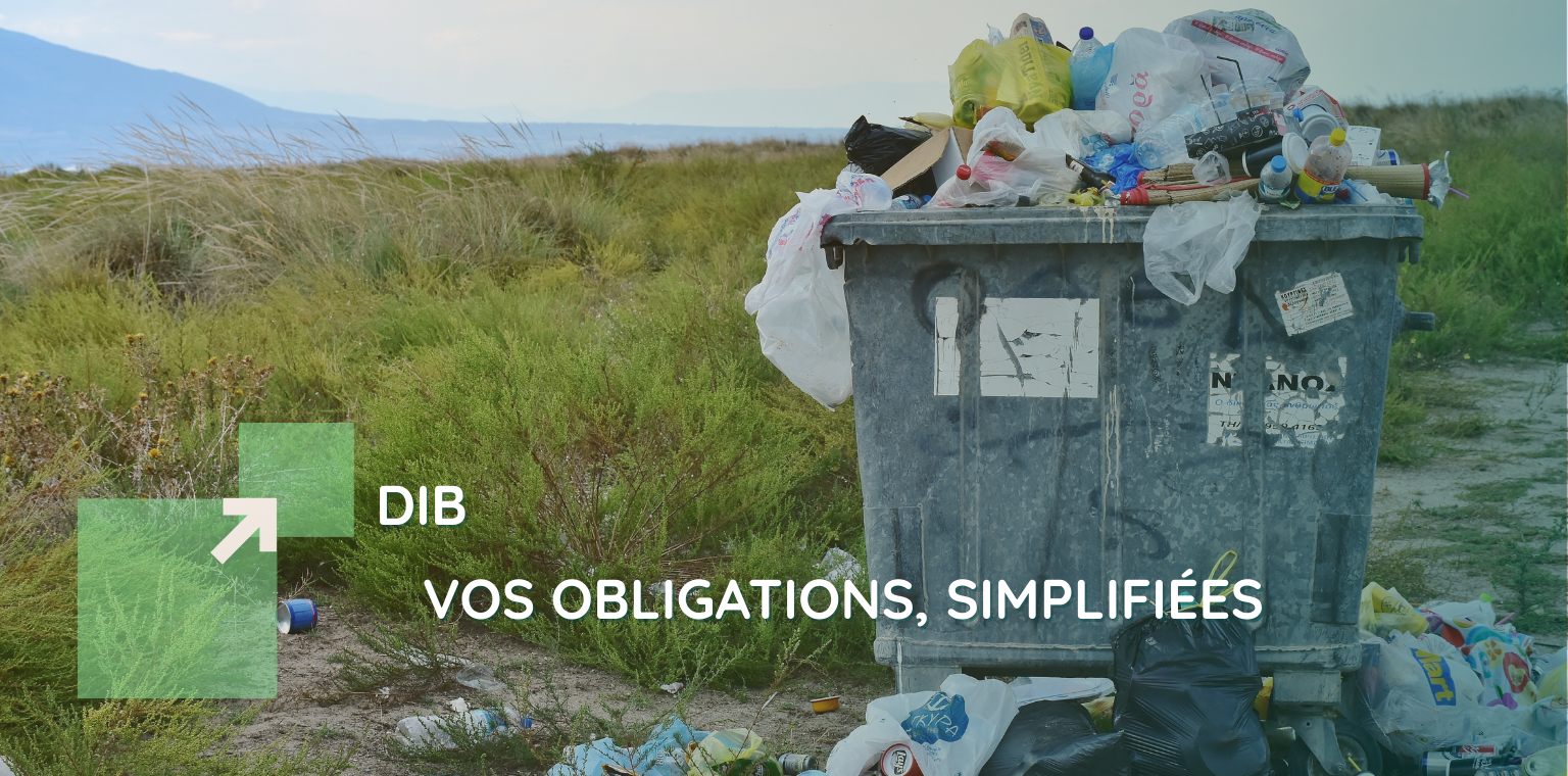 Poubelle débordante de déchets variés illustrant la diversité des Déchets Industriels Banals (DIB), avec indication de la solution Clean Tass d’IDS Environnement pour tasser et réduire le volume des déchets.