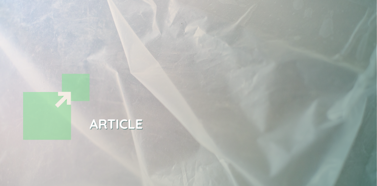 Plastique d’emballage avec logo IDS Environnement et titre “Le recyclage du plastique pour les entreprises”.